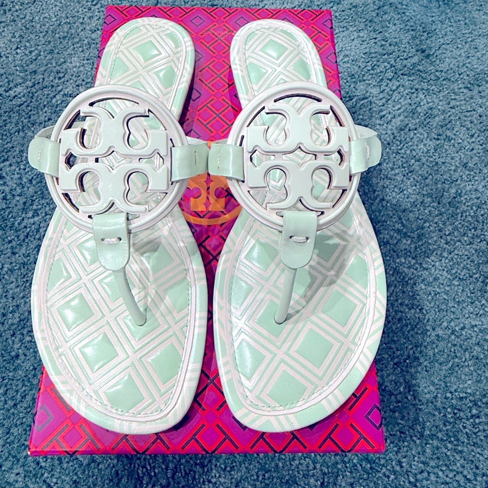 Tory Burch Miller Green & White Sandals Size 9.5. True to size.